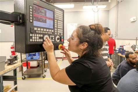 ccri fast track to cnc manufacturing|rhode island cnc training.